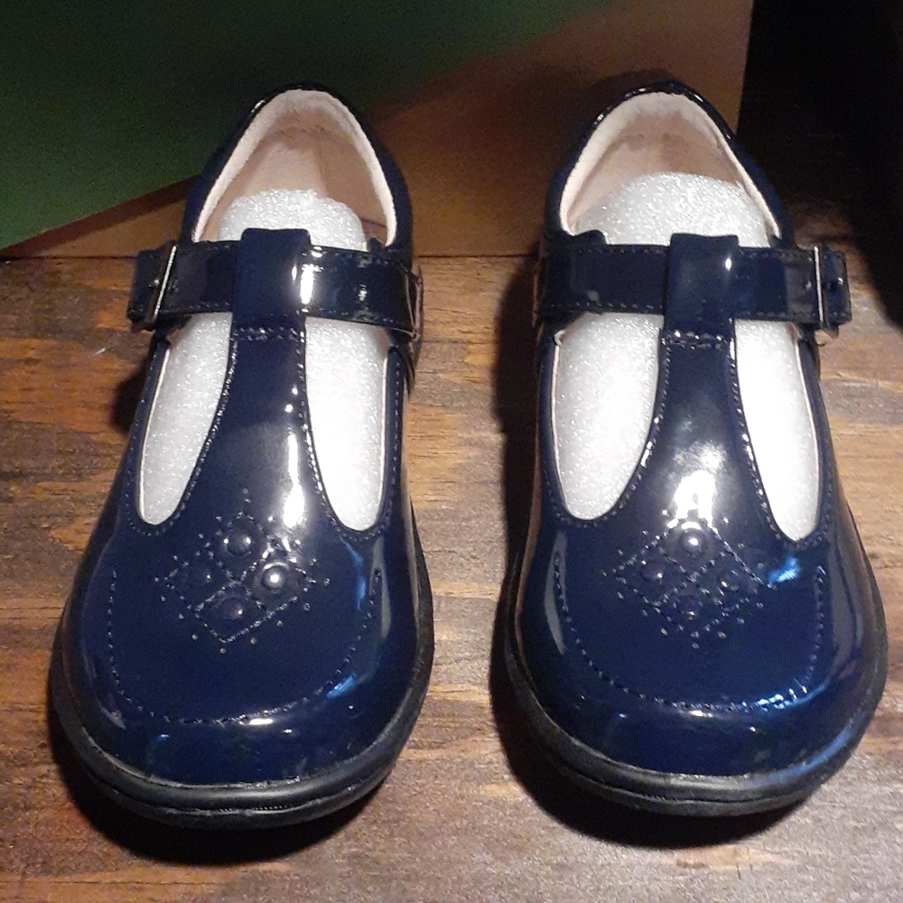 Girls navy Mary Jane loafer. Size 12